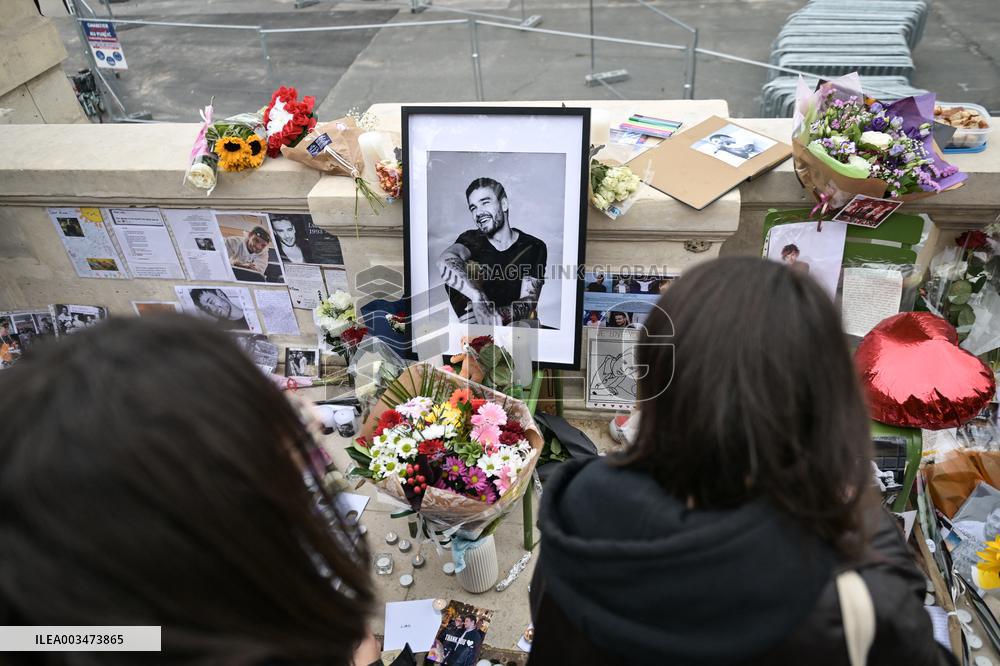 One Direction fans pay tribute to Liam Payne in Paris FA