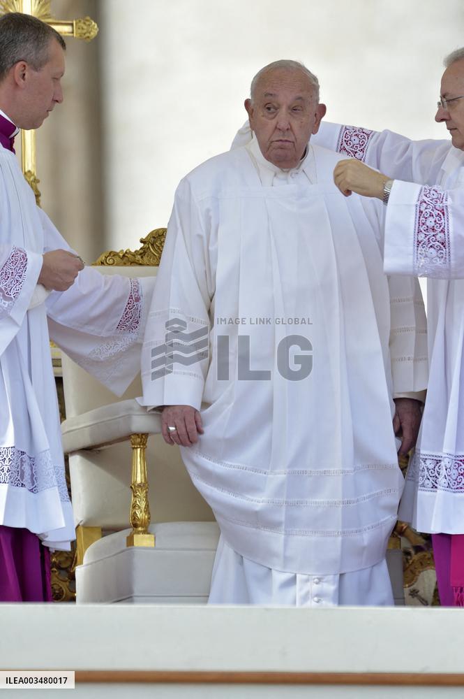 Pope Canonizes Seven Spanish Franciscans - Vatican