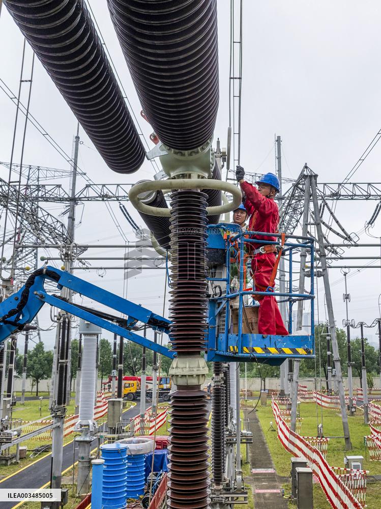 500 kV Longwangshan Substation Maintenance in Nanjing