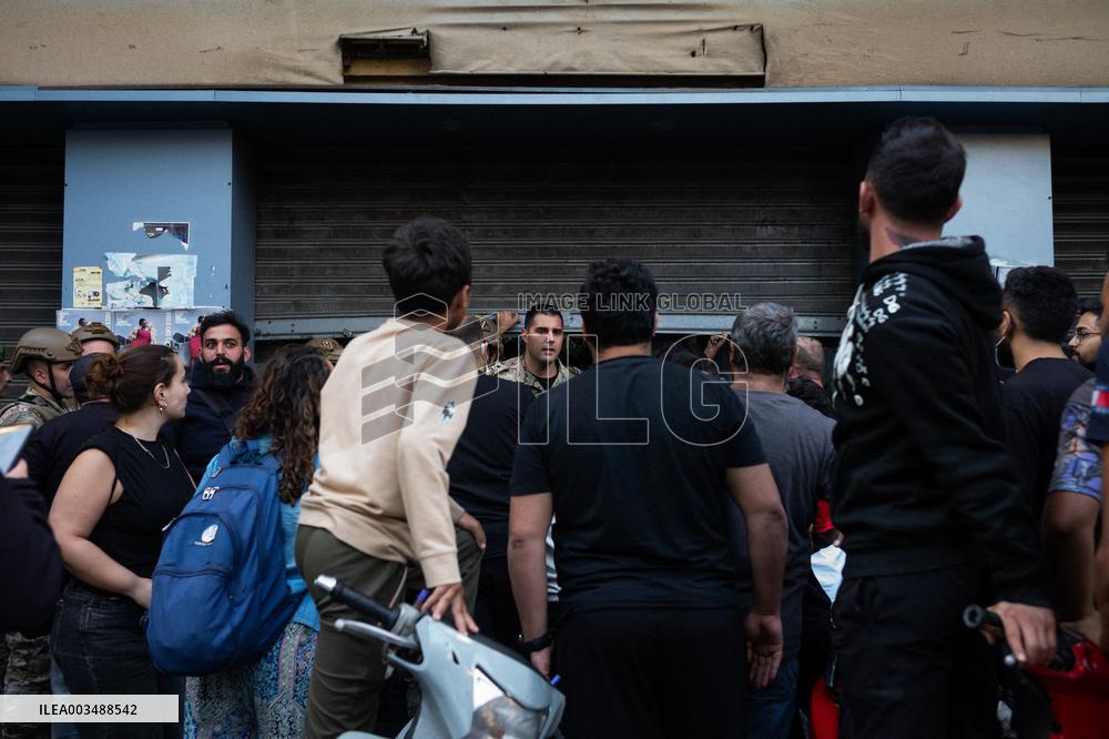 Displaced People Protest Eviction - Beirut