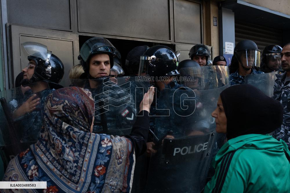Displaced People Protest Eviction - Beirut