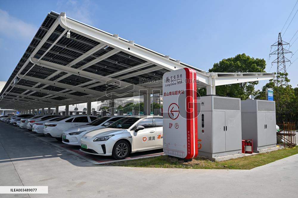 China's Largest Huawei liquid-cooled Supercharging Station