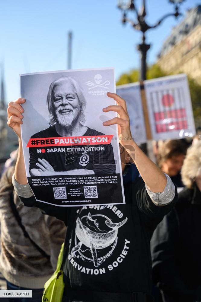Free Paul Watson Protest - Paris