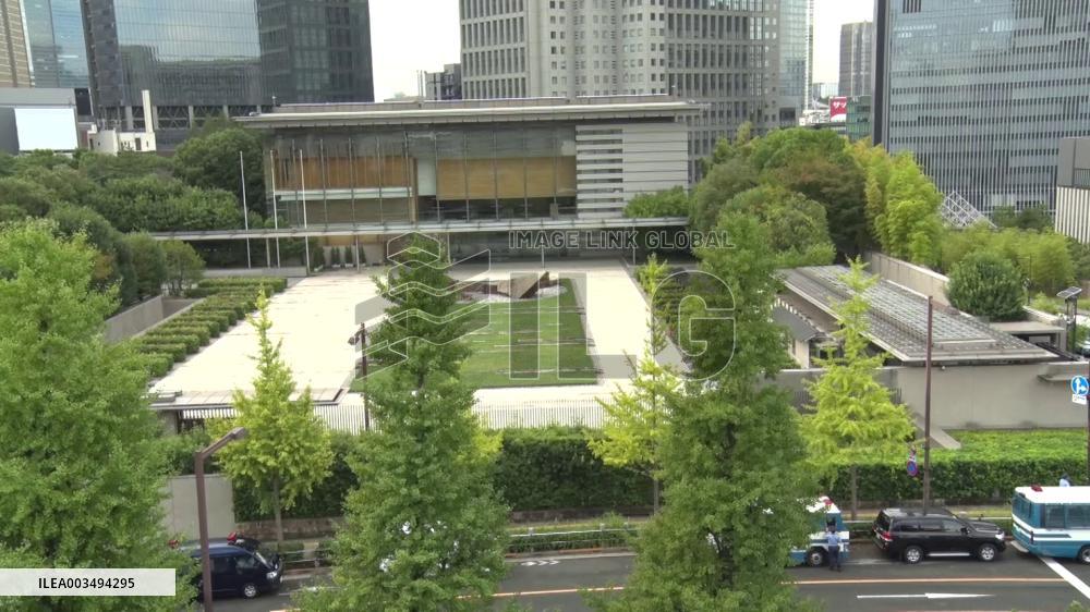 Man throws "Molotov cocktails" near LDP HQ