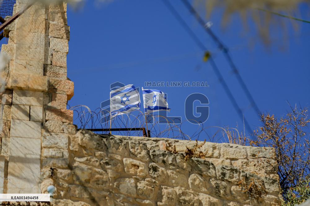 Settlers Storm the Old City of Hebron - Palestine