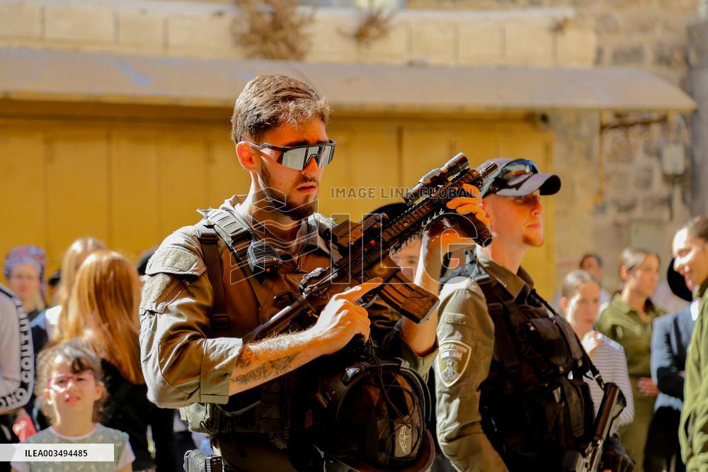 Settlers Storm the Old City of Hebron - Palestine