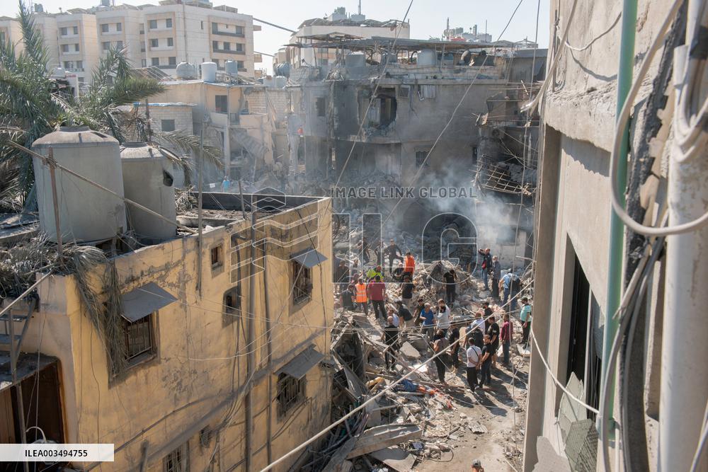 30 Killed In Israeli Strike Near Hospital - Beirut