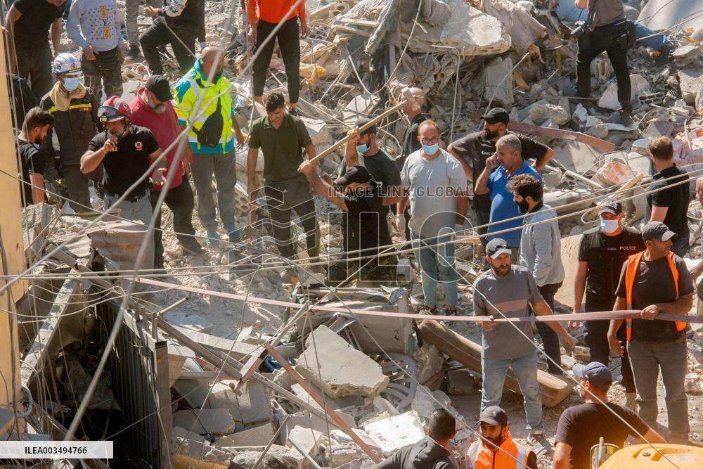 30 Killed In Israeli Strike Near Hospital - Beirut