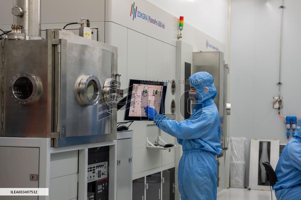 High Precision Grating Development in Hefei