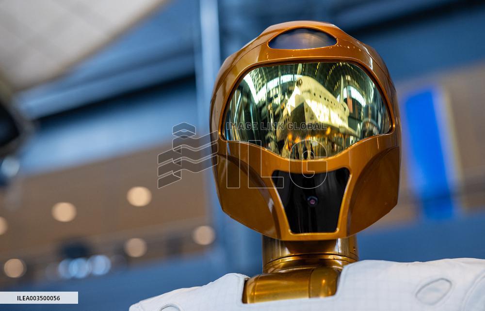 Robonaut 2 on display at NASM - USA