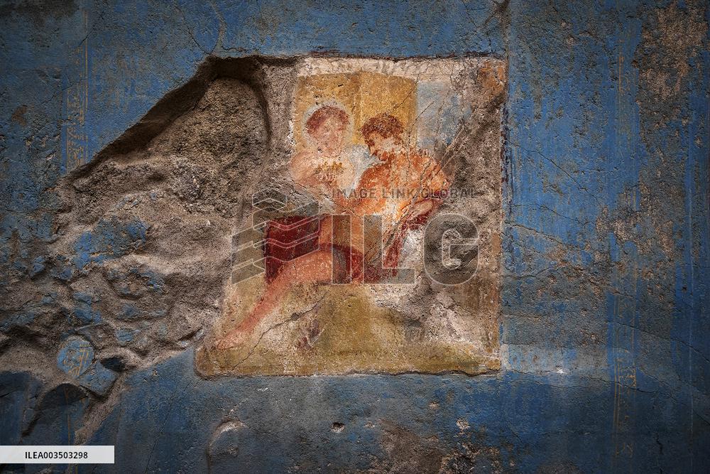 Tiny House With Erotic Frescoes Uncovered - Pompeii