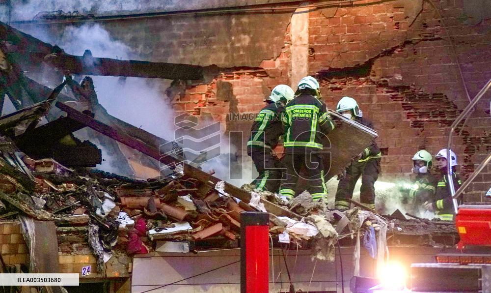 Building collapses after explosion in Santander - Spain