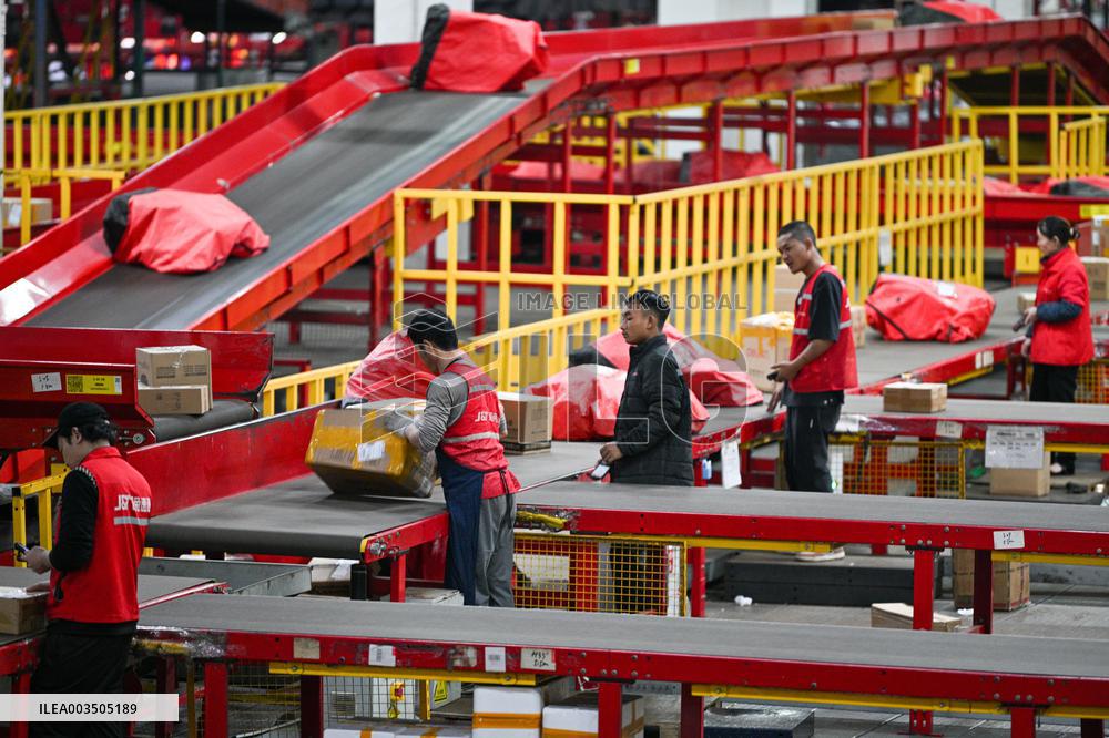 Jitu Express Transit Center in Nanjing