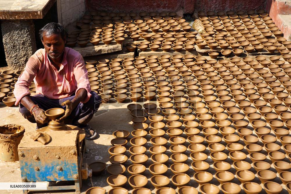 Indian Potters Make Earthen Lamps Ahead Of Diwali Festival - Ajmer