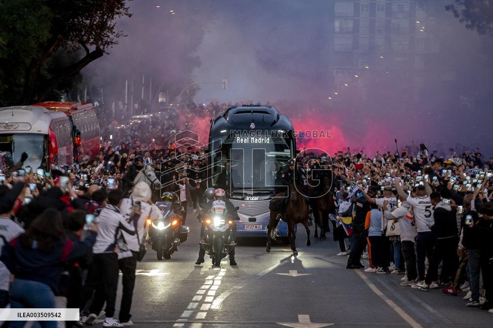 Atmosphere Prior Real Madrid v FC Barcelona - Madrid