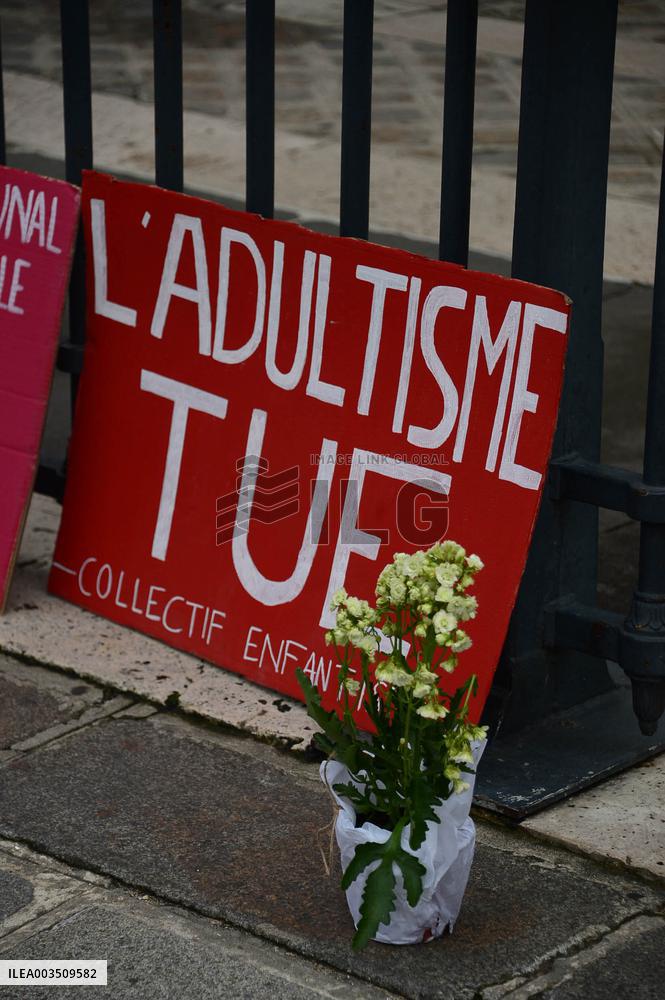 Protest against violence against children and teenagers - Paris