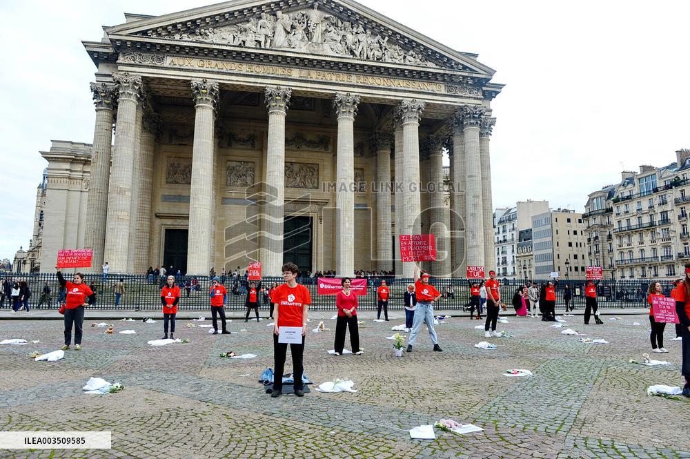 Protest against violence against children and teenagers - Paris