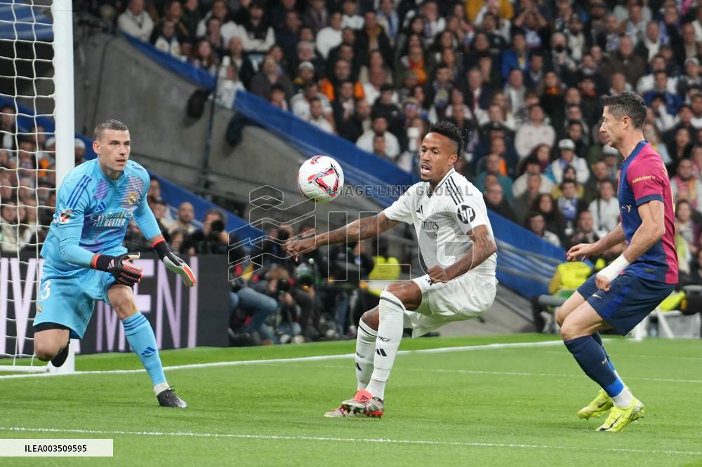 Real Madrid CF v FC Barcelona - Madrid