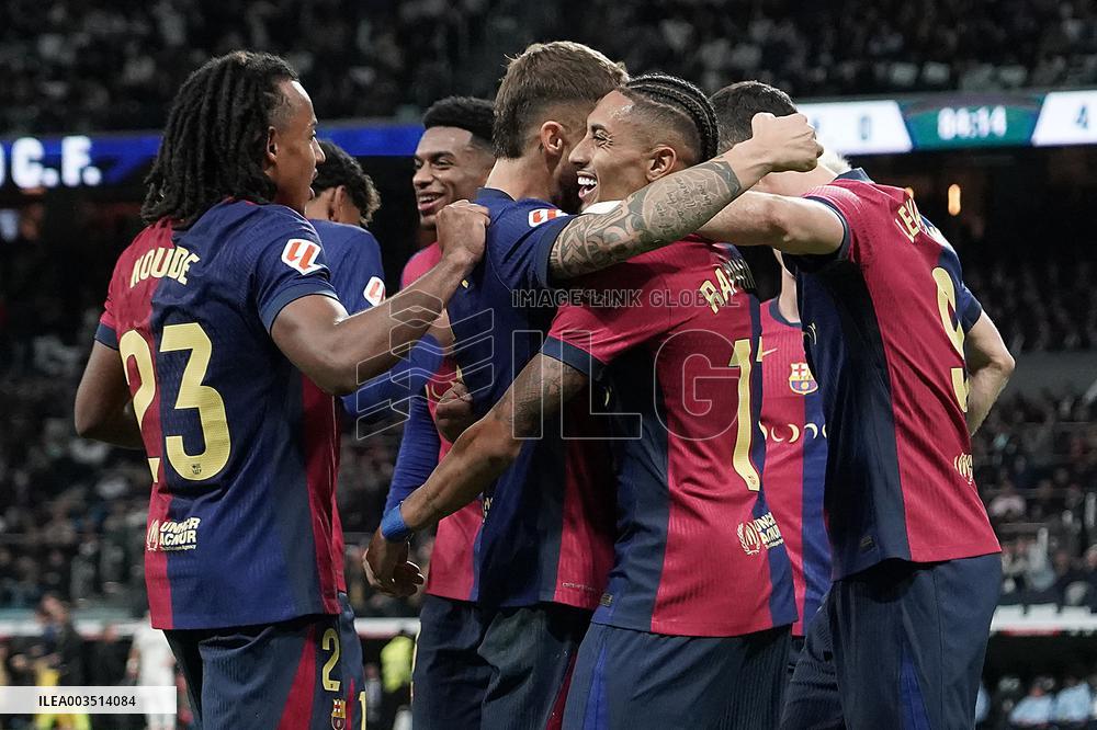 La Liga - Real Madrid v Barcelona