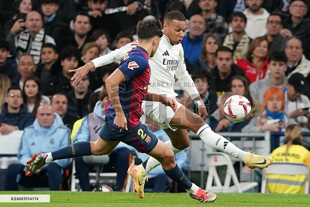 La Liga - Real Madrid v Barcelona