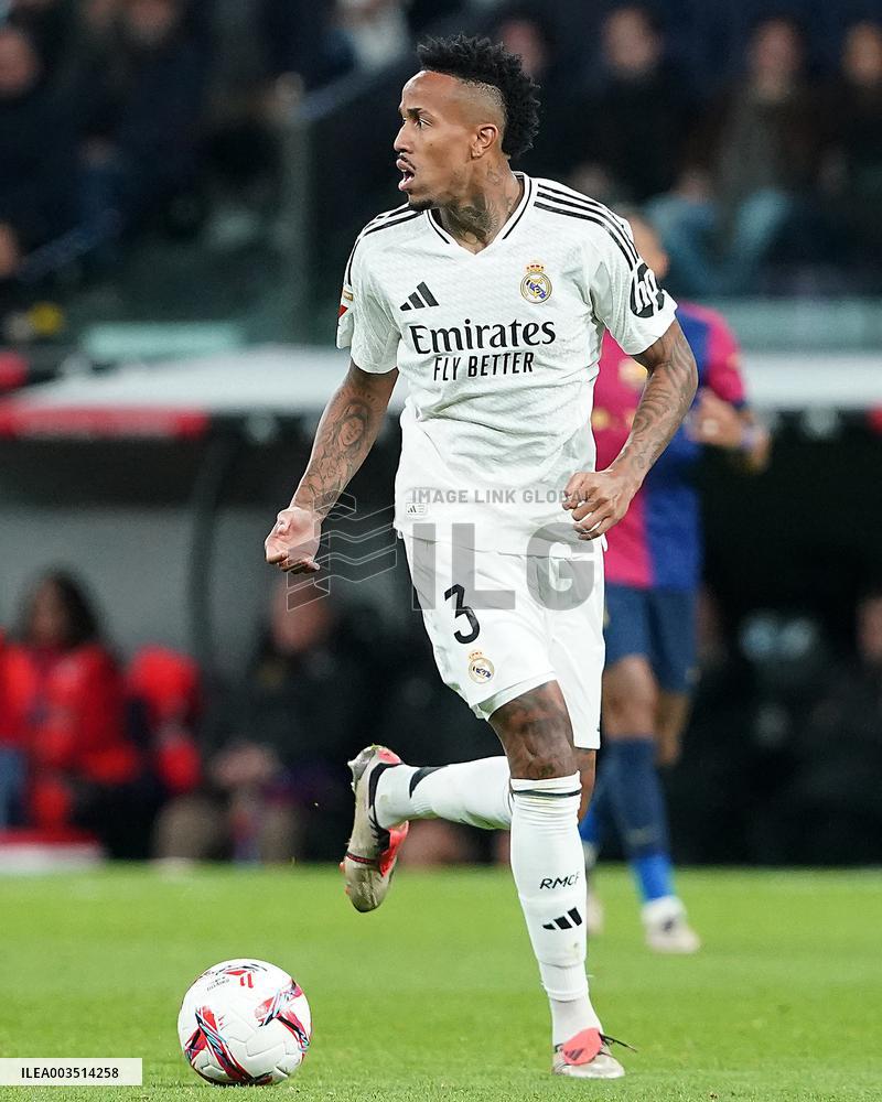 La Liga - Real Madrid v Barcelona