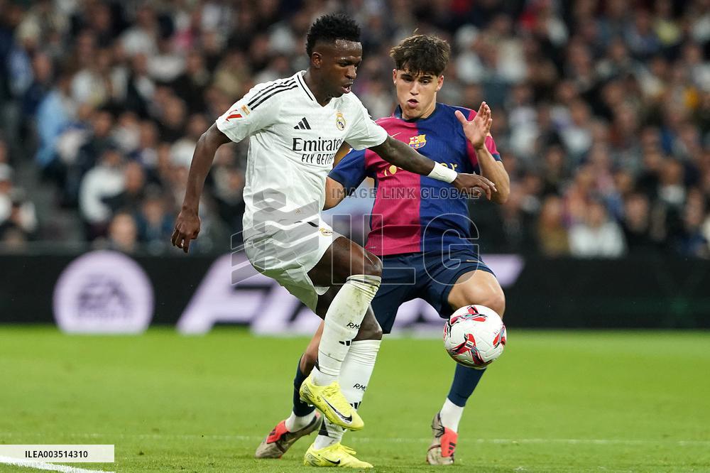 La Liga - Real Madrid v Barcelona