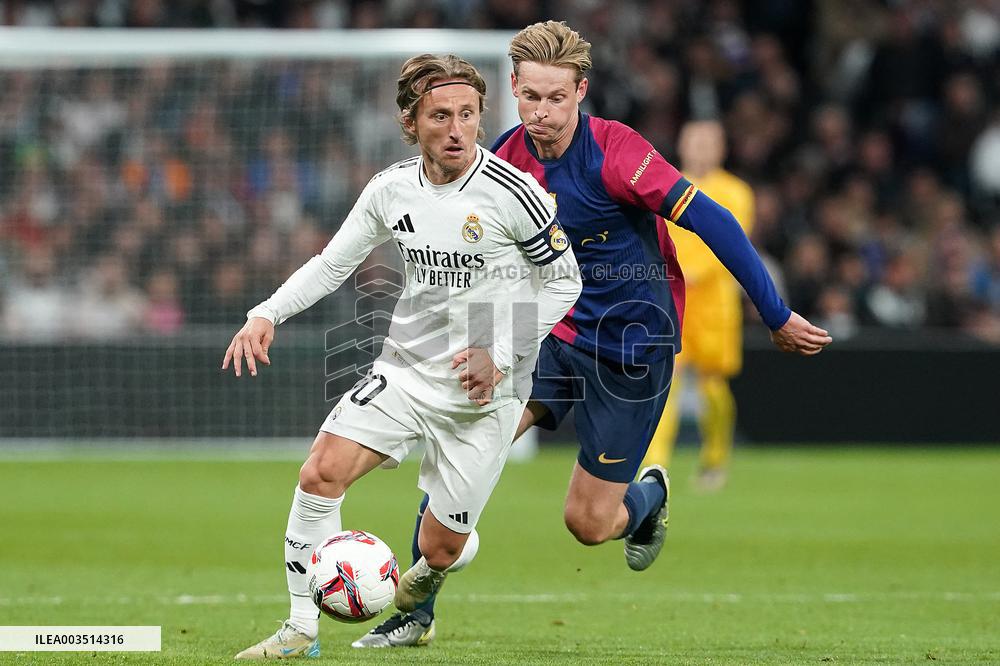 La Liga - Real Madrid v Barcelona