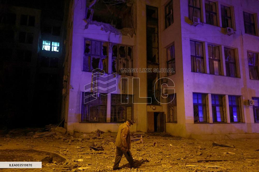 Russian troops shell central Kharkiv