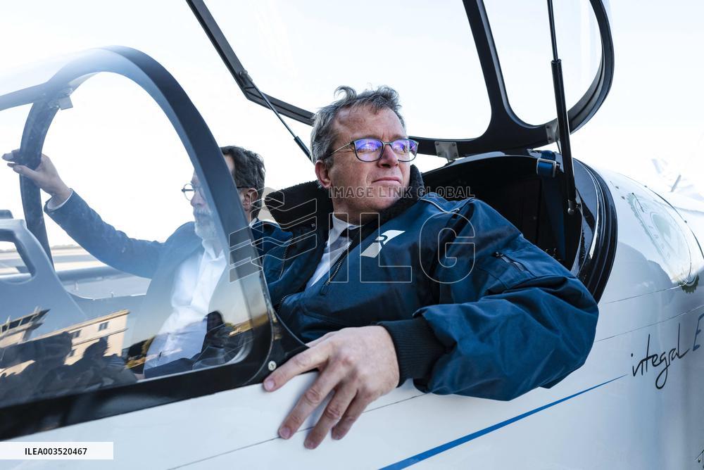 Francois Durovray Visits AURA AERO - Toulouse