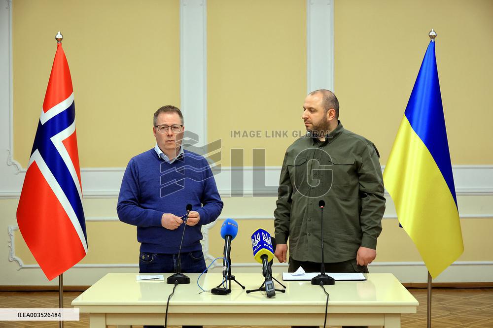 Briefing of defence ministers of Ukraine and Norway in Odesa