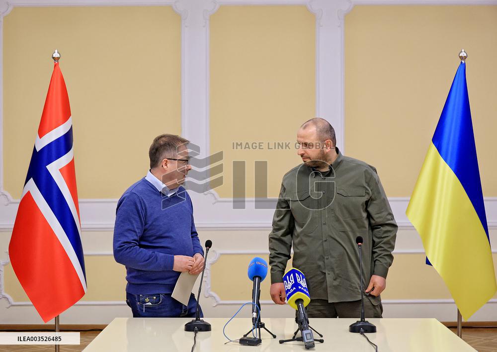 Briefing of defence ministers of Ukraine and Norway in Odesa