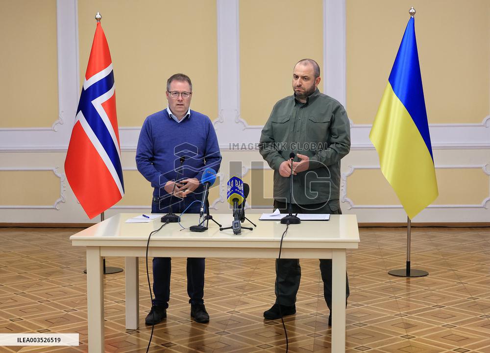 Briefing of defence ministers of Ukraine and Norway in Odesa