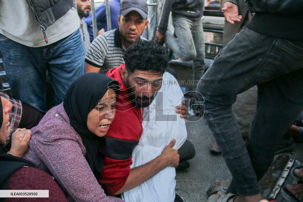 Israeli Strikes Target Al-Zawaida - Central Gaza