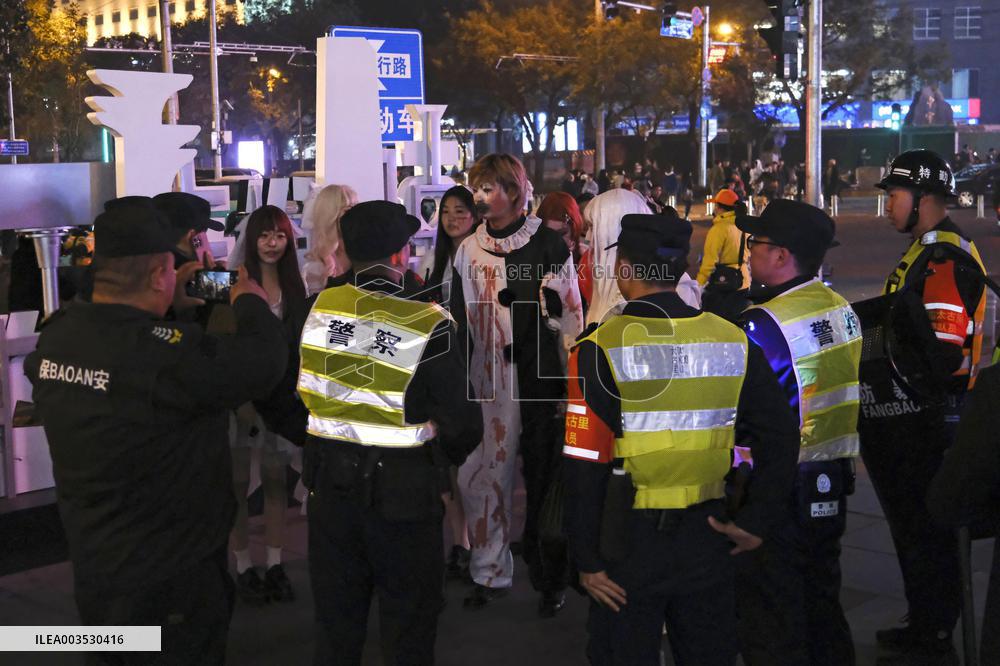 Authorities crack down on cosplaying on Halloween night in Beijing