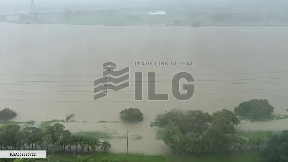 Taiwan: Typhoon Kong-Rey Makes Landfall, Bringing Strong Winds, Heavy Rain 5