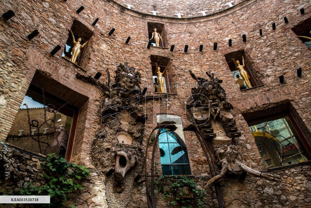 Illustration Dali Museum - Figueres