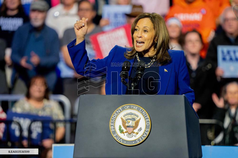 Kamala Harris Campaigns In Reno - Nevada