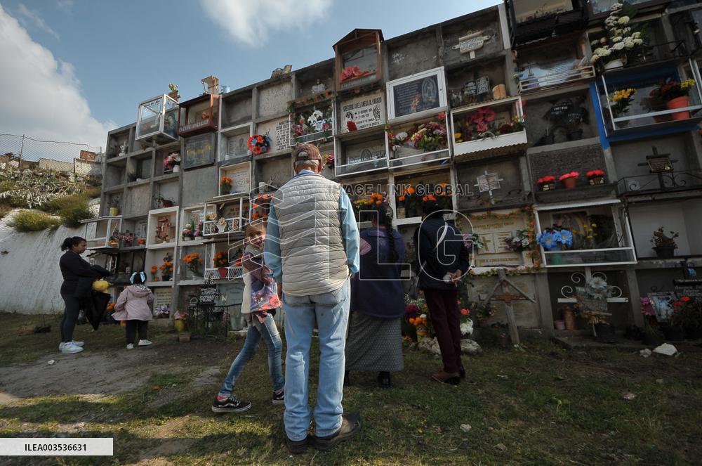 Dia de Muertos Celebrations - Mexico