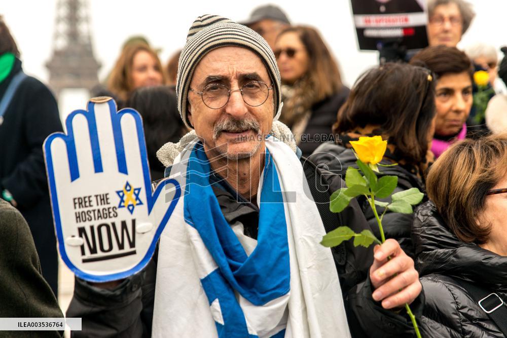 'Mothers of Hope' Gather In Paris