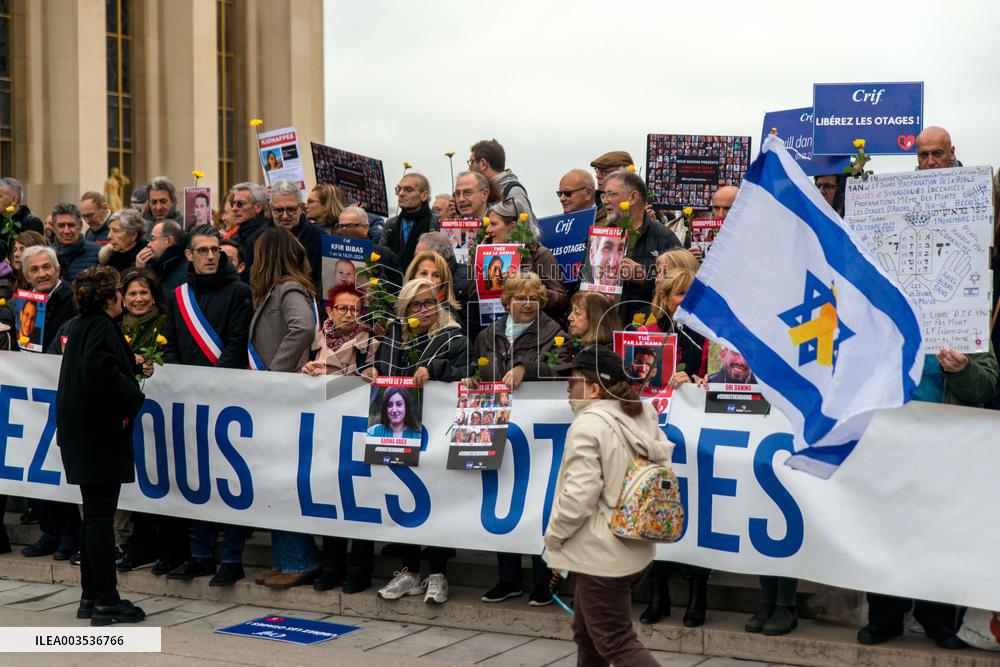 'Mothers of Hope' Gather In Paris