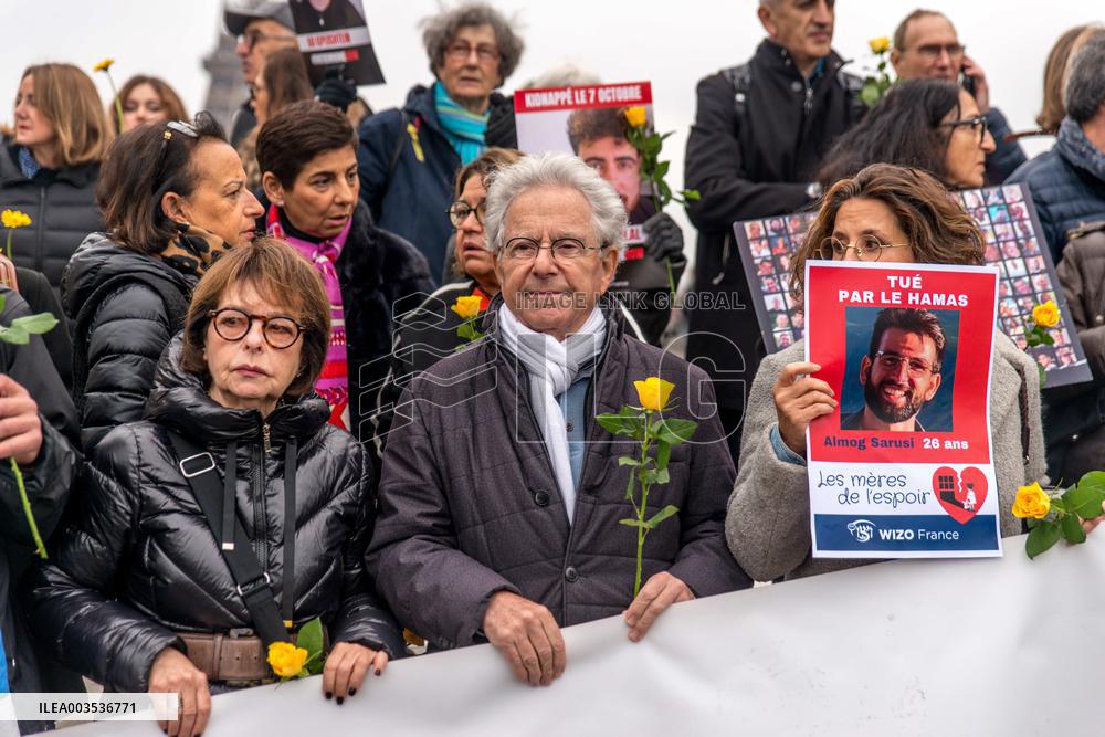 'Mothers of Hope' Gather In Paris
