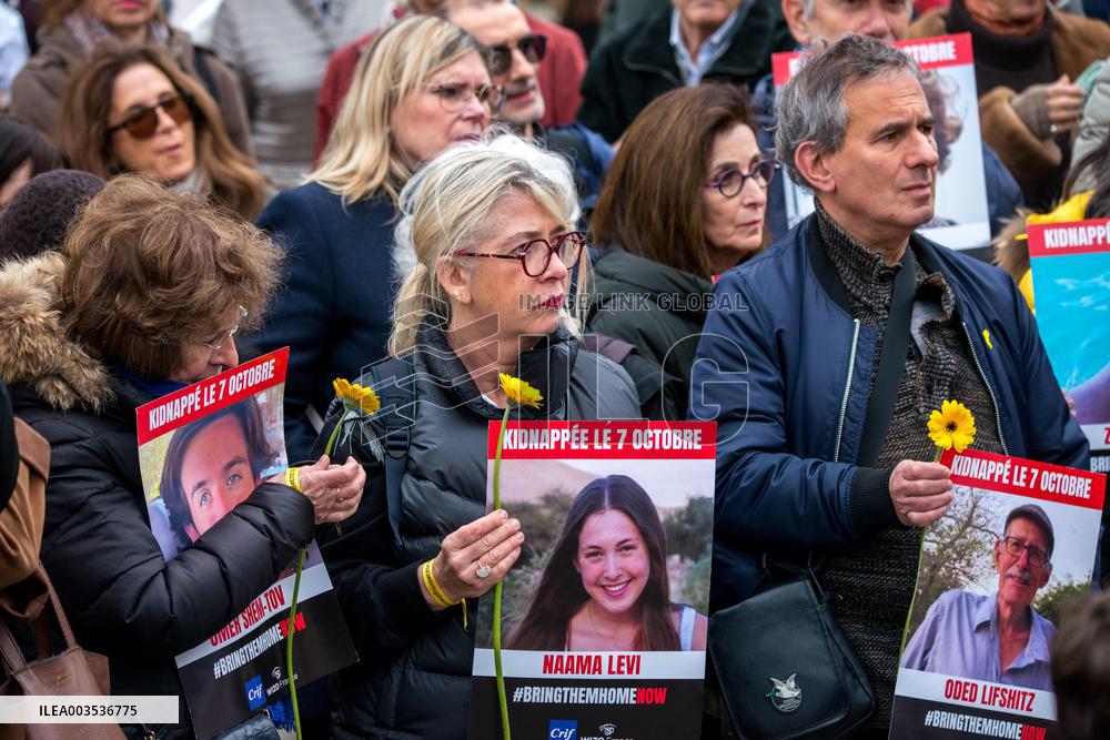 'Mothers of Hope' Gather In Paris