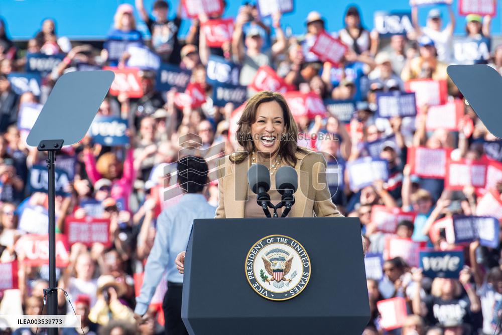 Kamala Harris Rallies In Atlanta - Georgia