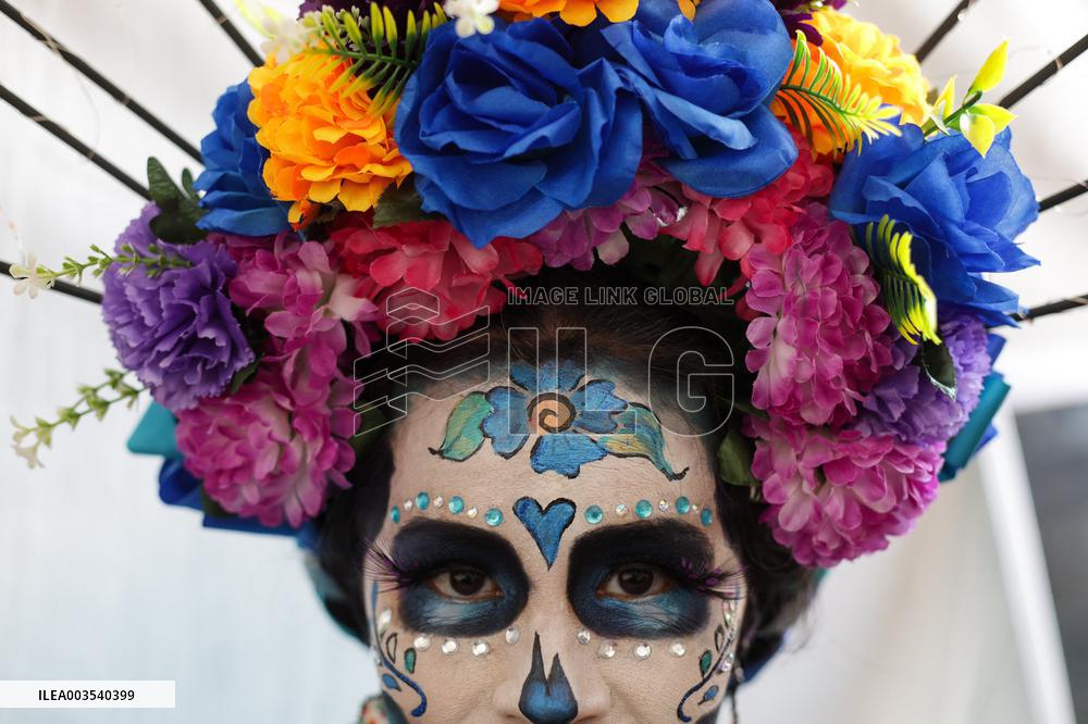 Day Of The Dead Parade - Mexico City