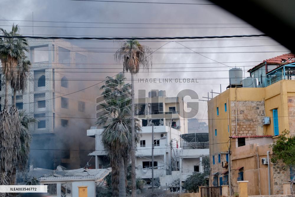 Israeli Air Strikes Pummel Historic City Of Tyre - Lebanon