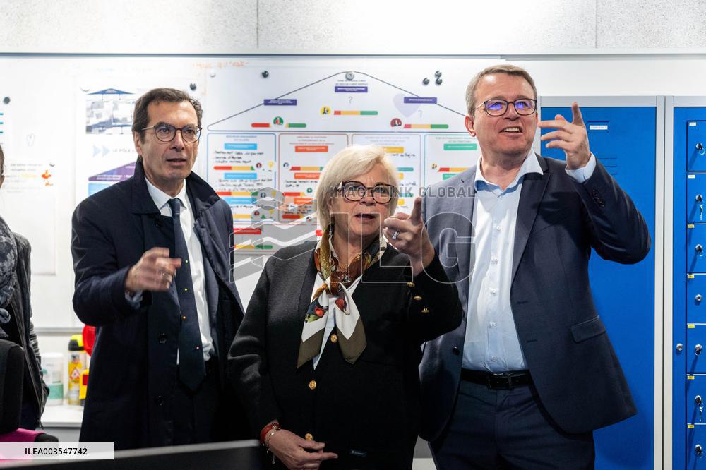 Catherine Vautrin And Francois Durovray Visit Montparnasse Station - Paris