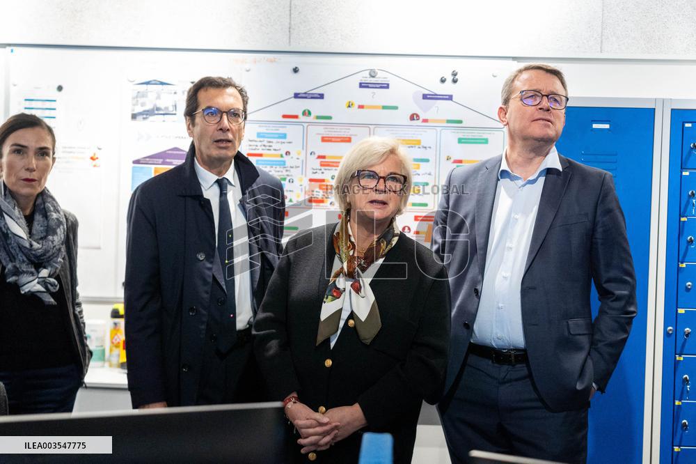 Catherine Vautrin And Francois Durovray Visit Montparnasse Station - Paris