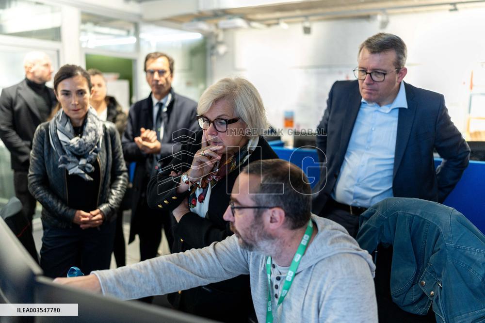 Catherine Vautrin And Francois Durovray Visit Montparnasse Station - Paris