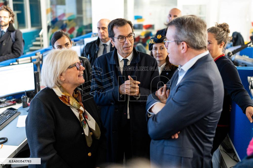 Catherine Vautrin And Francois Durovray Visit Montparnasse Station - Paris