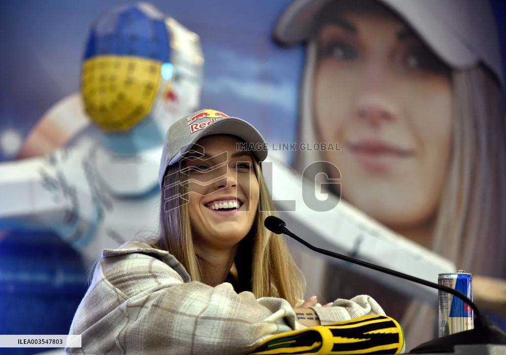 Autograph show of Ukrainian sabre fencer Olga Kharlan in Kyiv